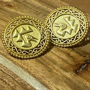 Vintage CCORI Peru Aztec Incan revival sculpture gold tone earrings